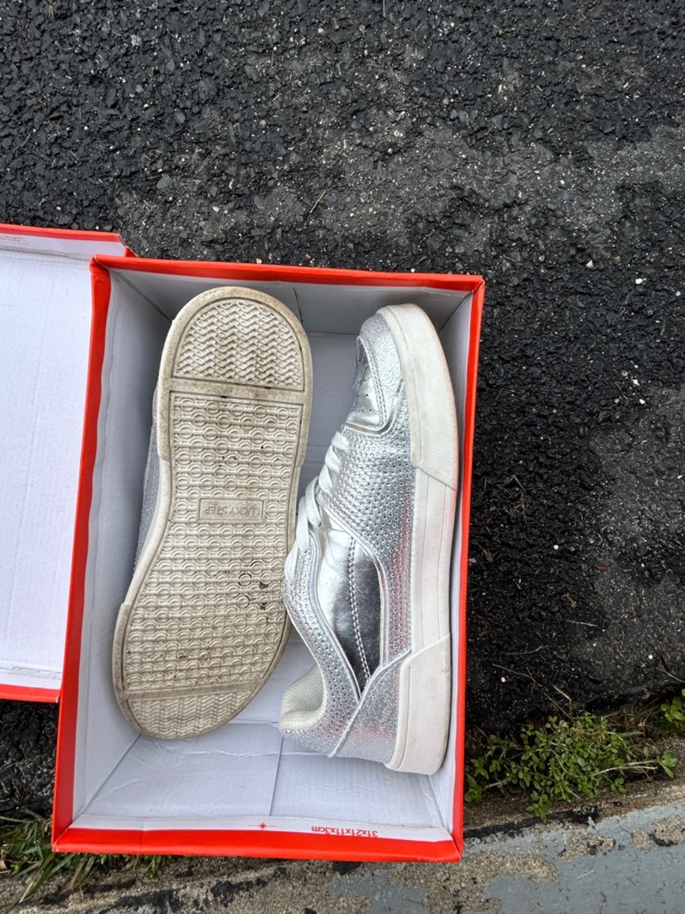 Lucky Step Silver Metallic Low-Top Sneakers